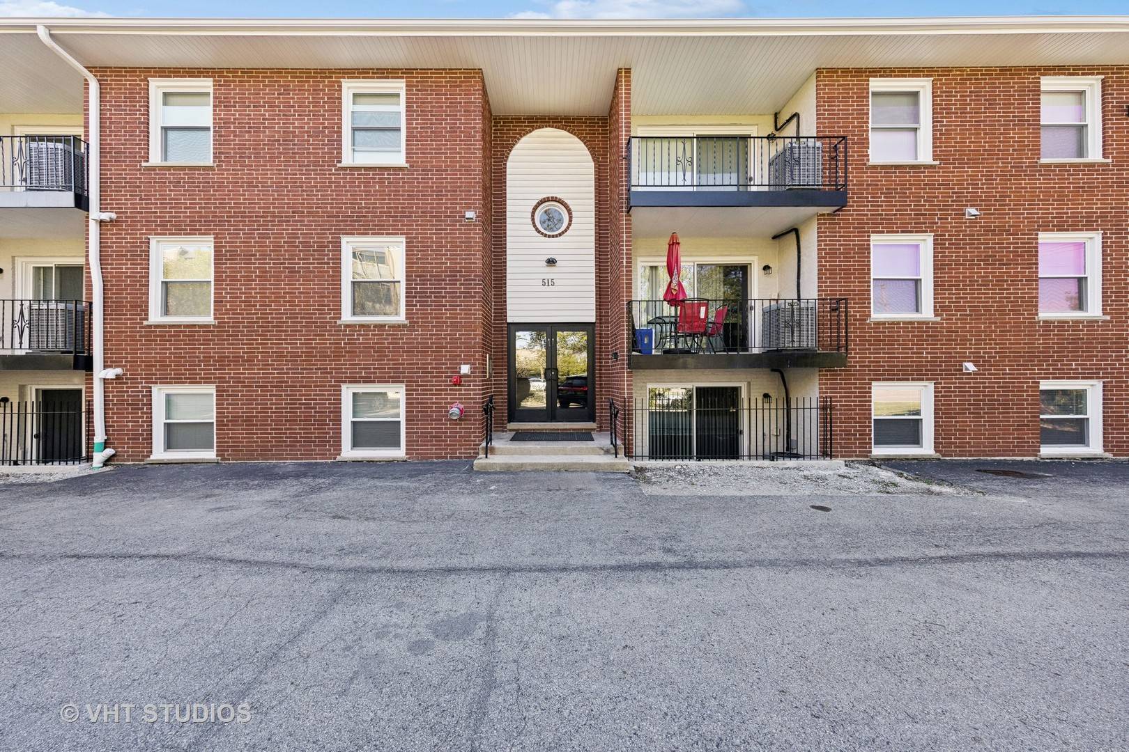 Westmont, IL 60559,515 N Cass AVE #2H