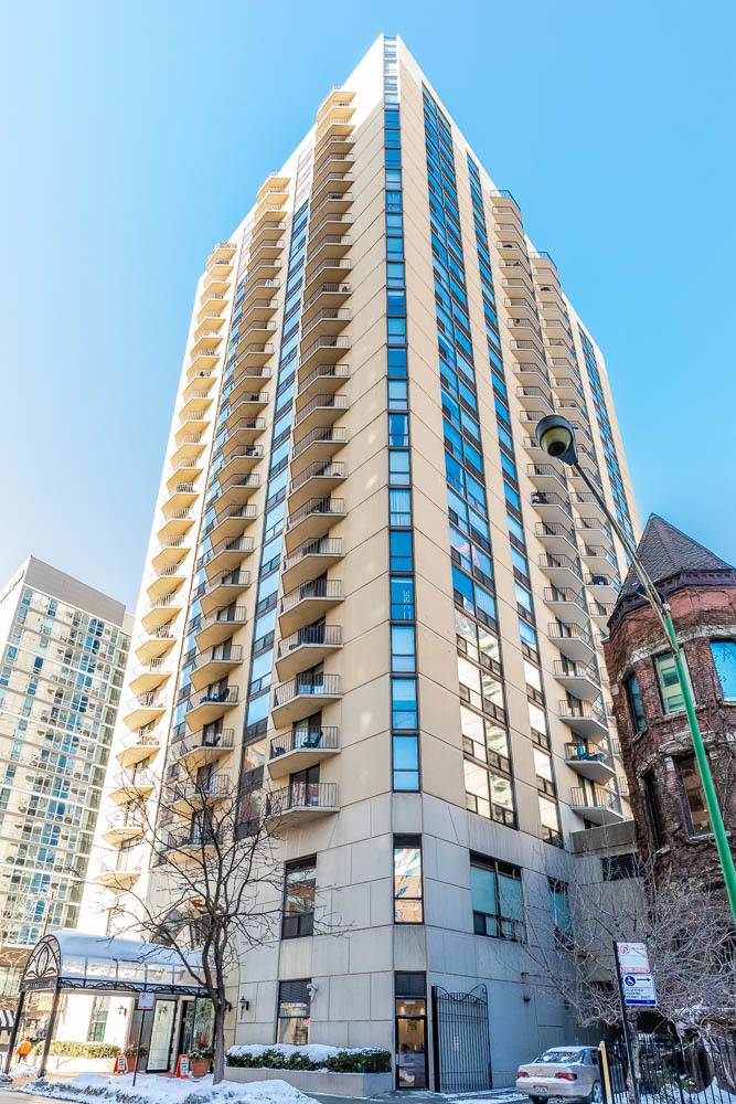 Chicago, IL 60654,70 W Huron ST #1208