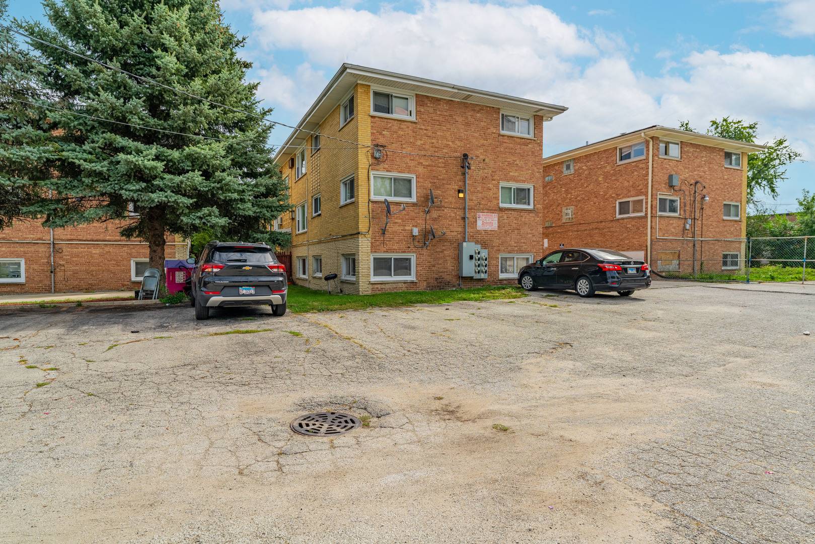 Lyons, IL 60534,4030 Joliet AVE #2