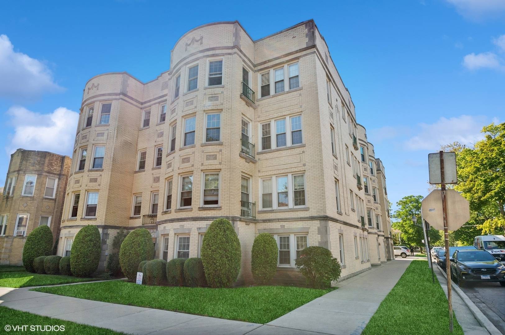 Chicago, IL 60645,2707 W Albion AVE #2