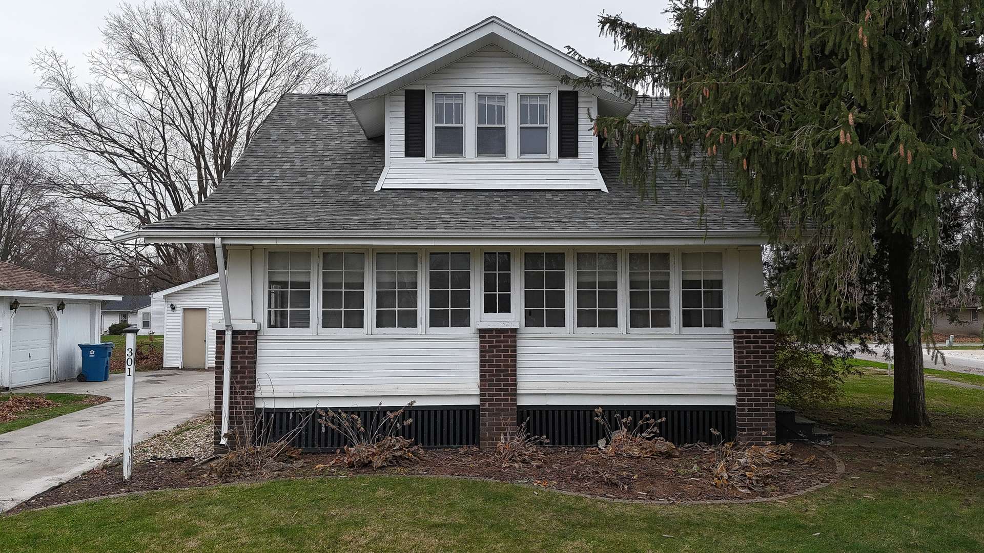 Towanda, IL 61776,301 E Adams ST