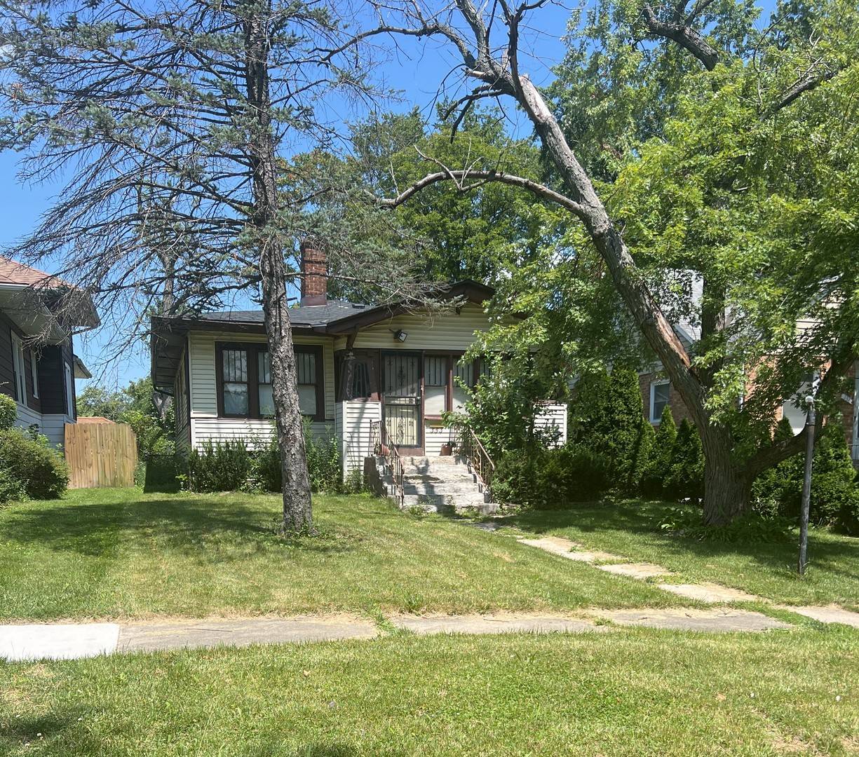 Chicago Heights, IL 60411,353 W 16th PL