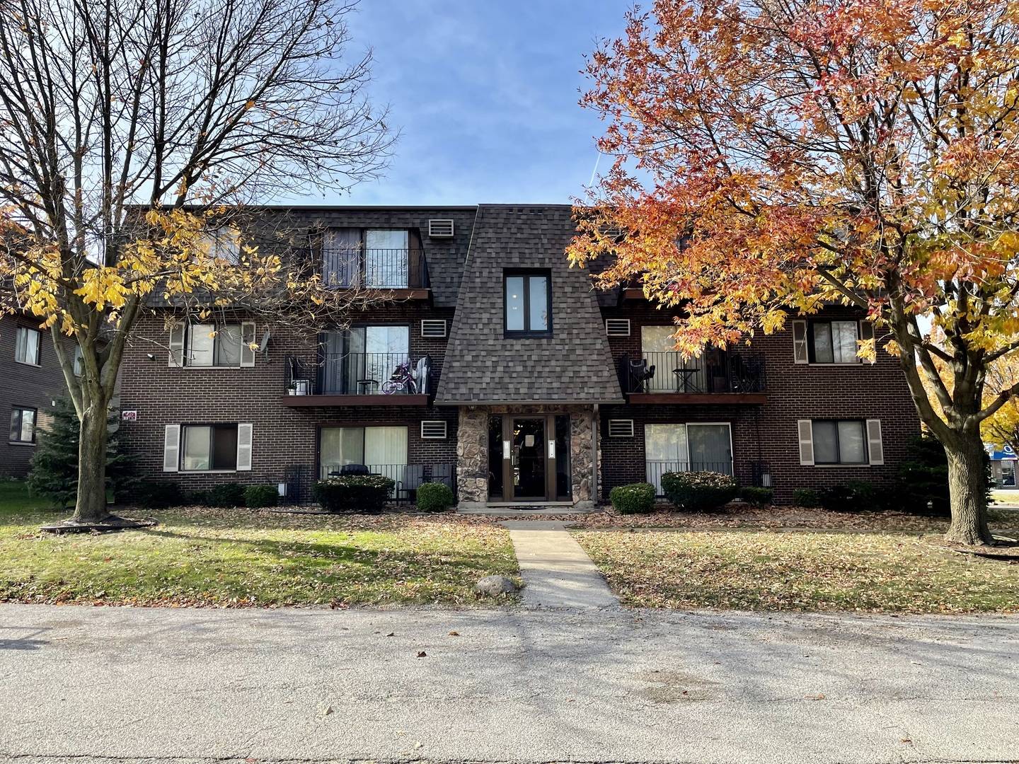 Worth, IL 60482,10504 S Highland AVE #2B