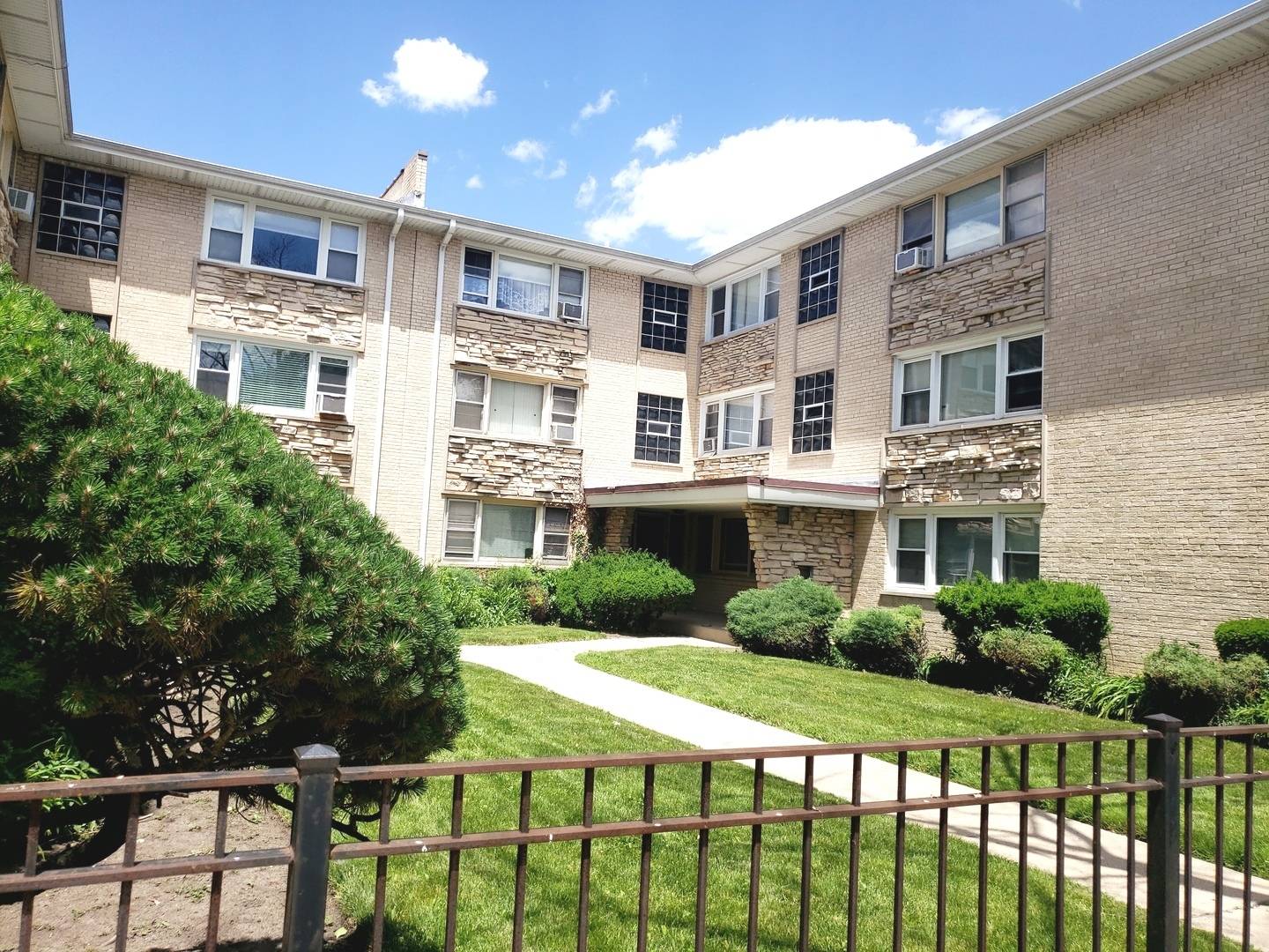 Chicago, IL 60707,6964 W Diversey AVE #6