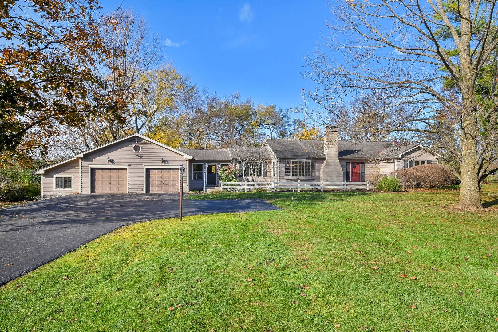 Geneva, IL 60134,228 Burgess RD