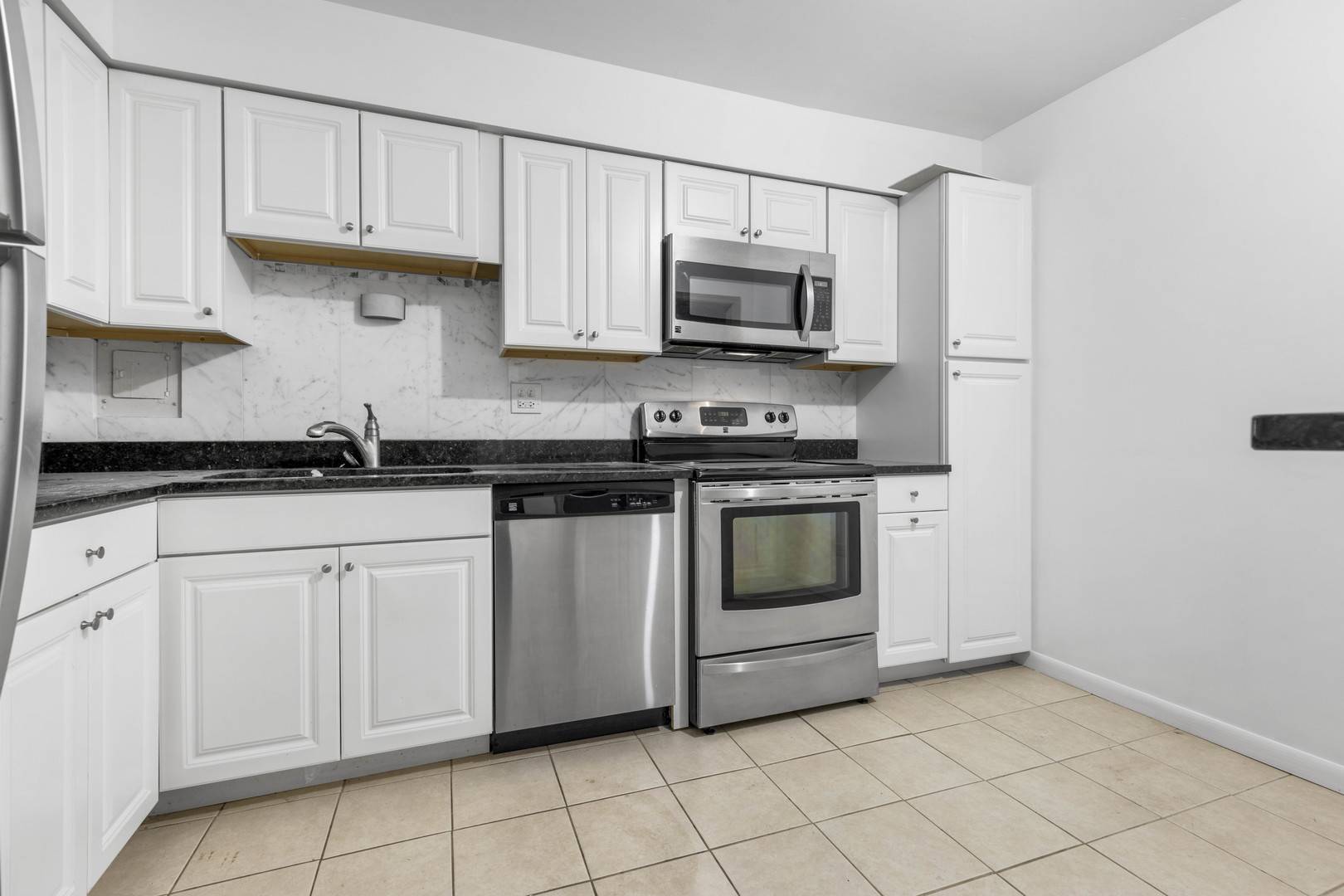 Arlington Heights, IL 60004,2430 E Brandenberry CT #2J