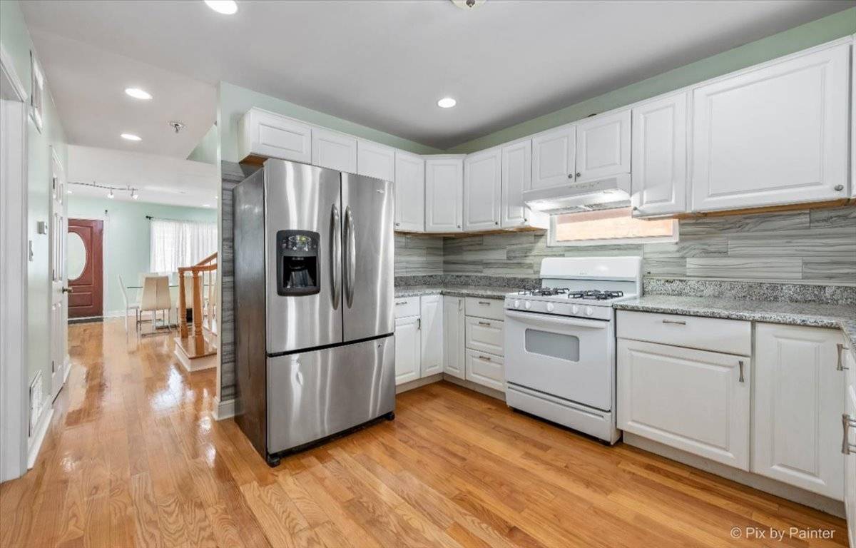 Chicago, IL 60630,4923 W Winona ST