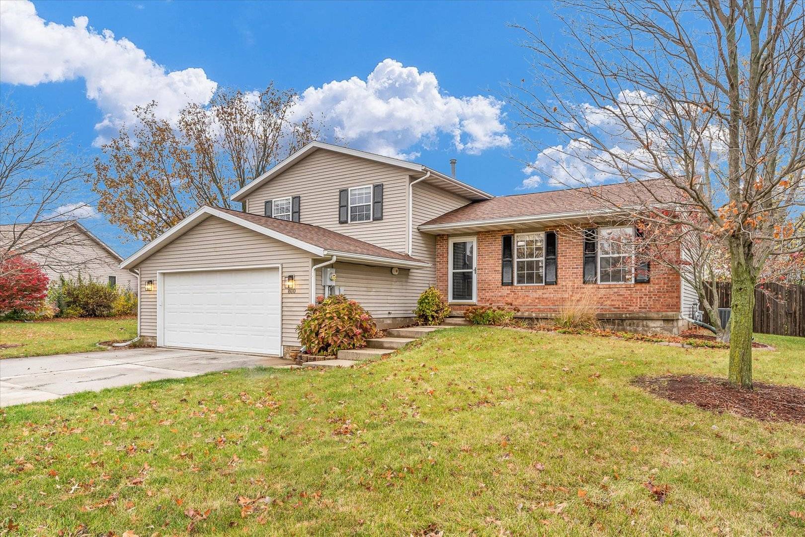 Mahomet, IL 61853,810 Cedar Ridge CT