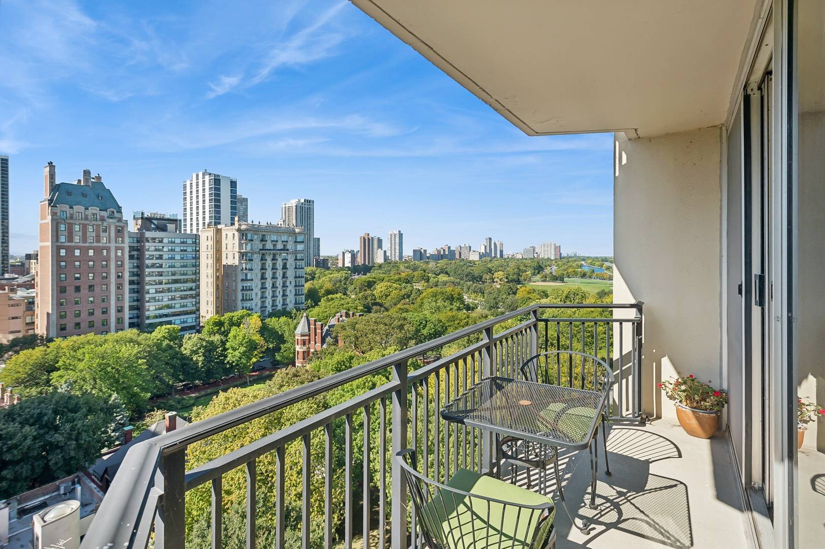 Chicago, IL 60610,1515 N Astor ST #15AB