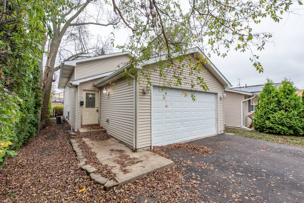 Round Lake Park, IL 60073,19 E Pineview DR
