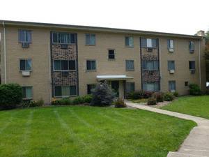 West Dundee, IL 60118,705 Strom DR #3D