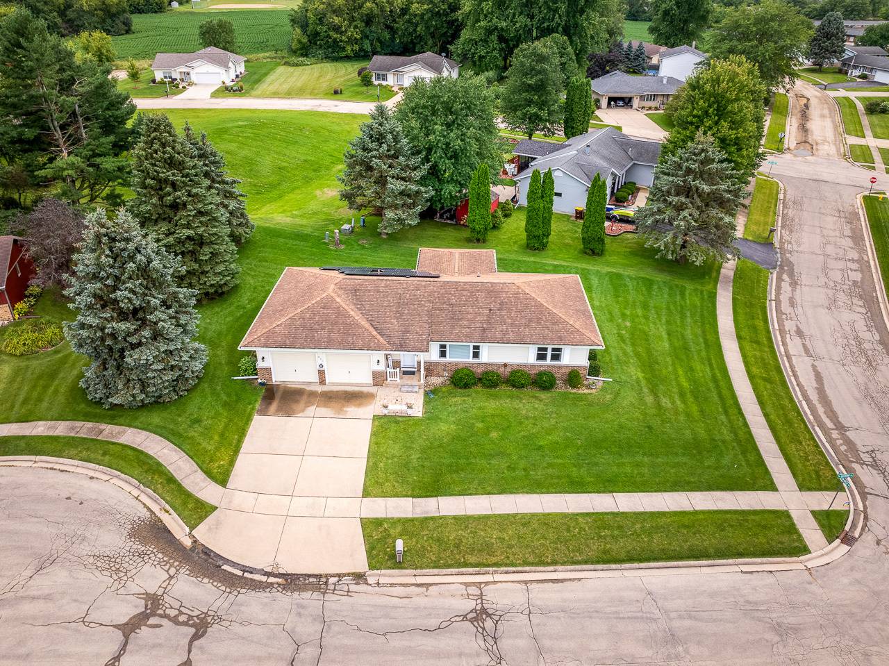 Freeport, IL 61032,831 Sutton PL