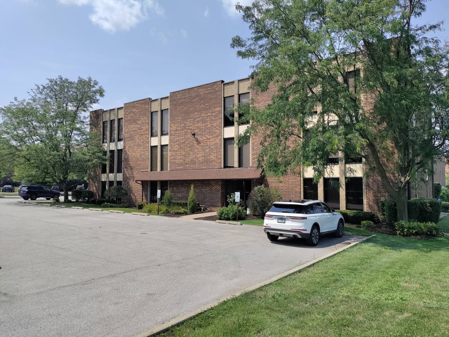 Palos Heights, IL 60463,7800 W COLLEGE DR #2W