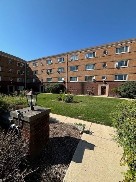 River Forest, IL 60305,1106 N Harlem AVE #2