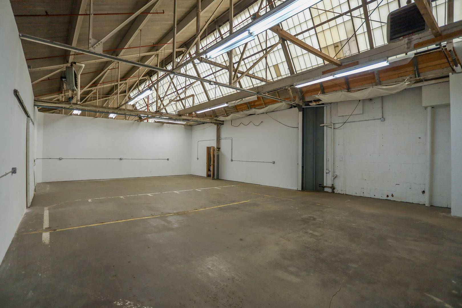Chicago, IL 60618,4045 N ROCKWELL ST #107