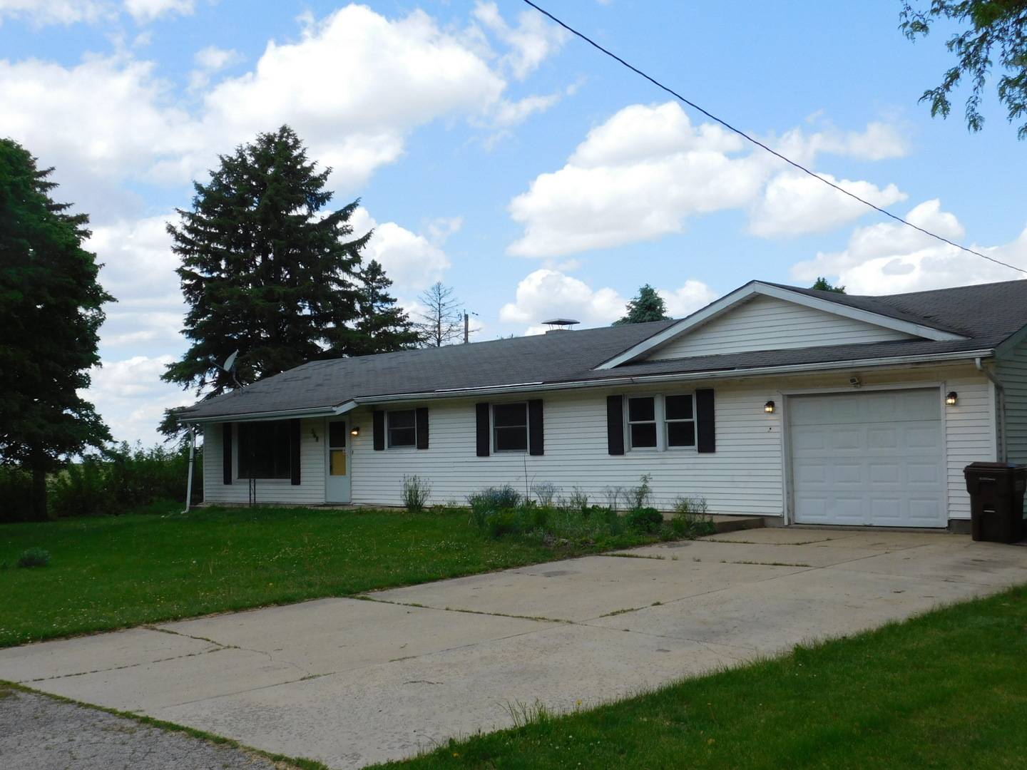 Paw Paw, IL 61353,368 NW Wisconsin AVE