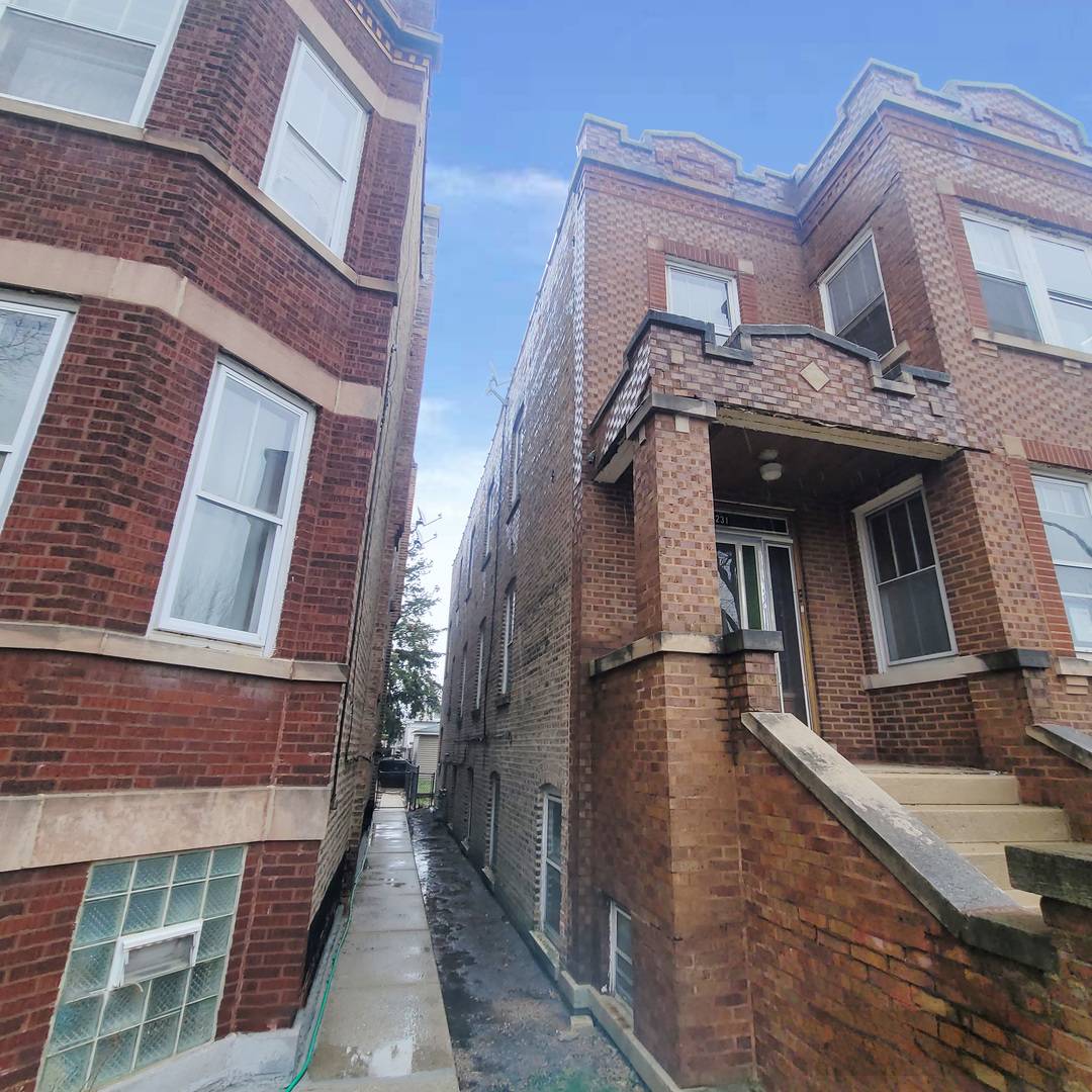 Cicero, IL 60804,2231 S 61st CT