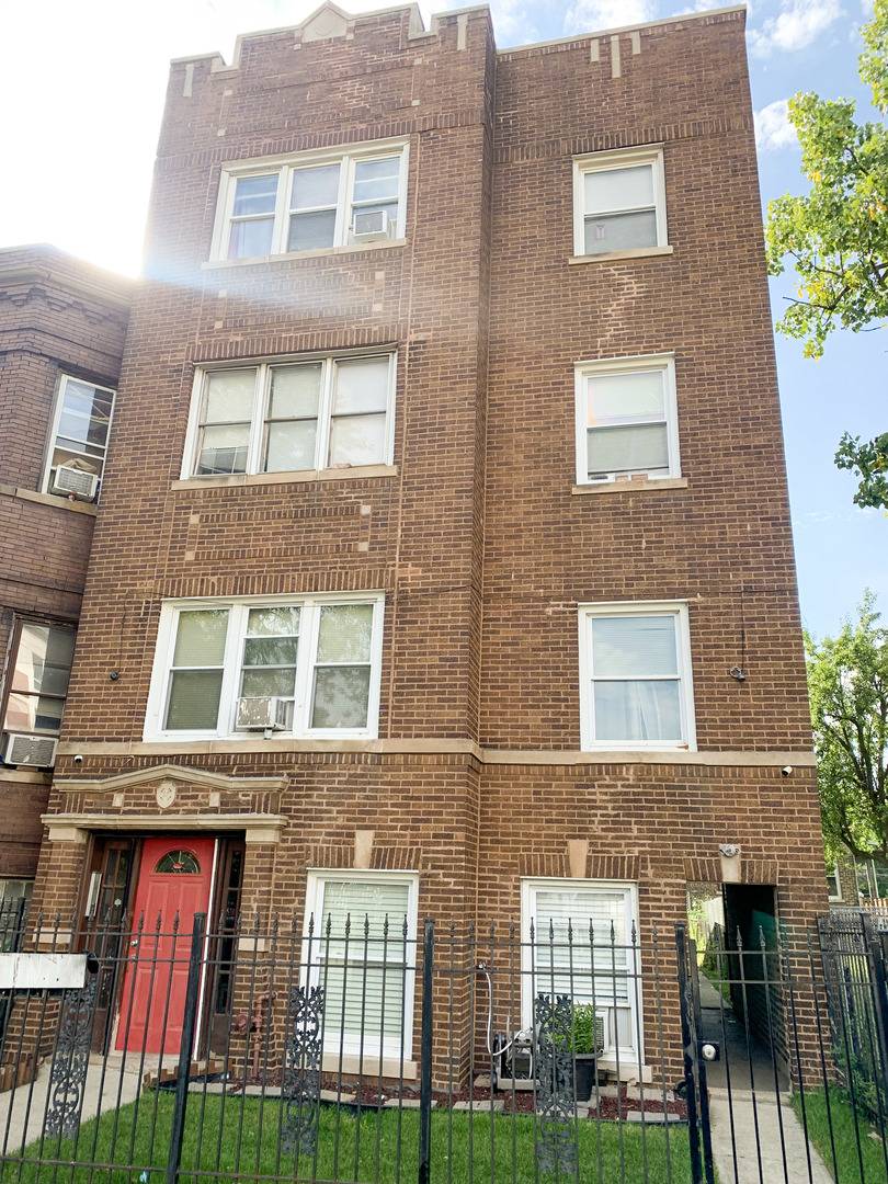 Chicago, IL 60651,834 N Christiana AVE #2