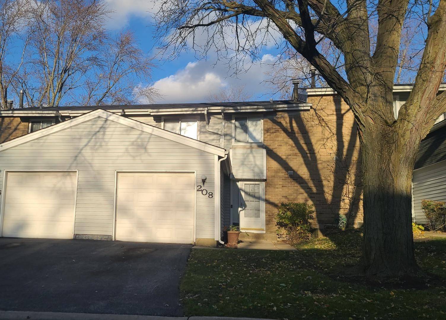 Bolingbrook, IL 60440,208 Diane LN