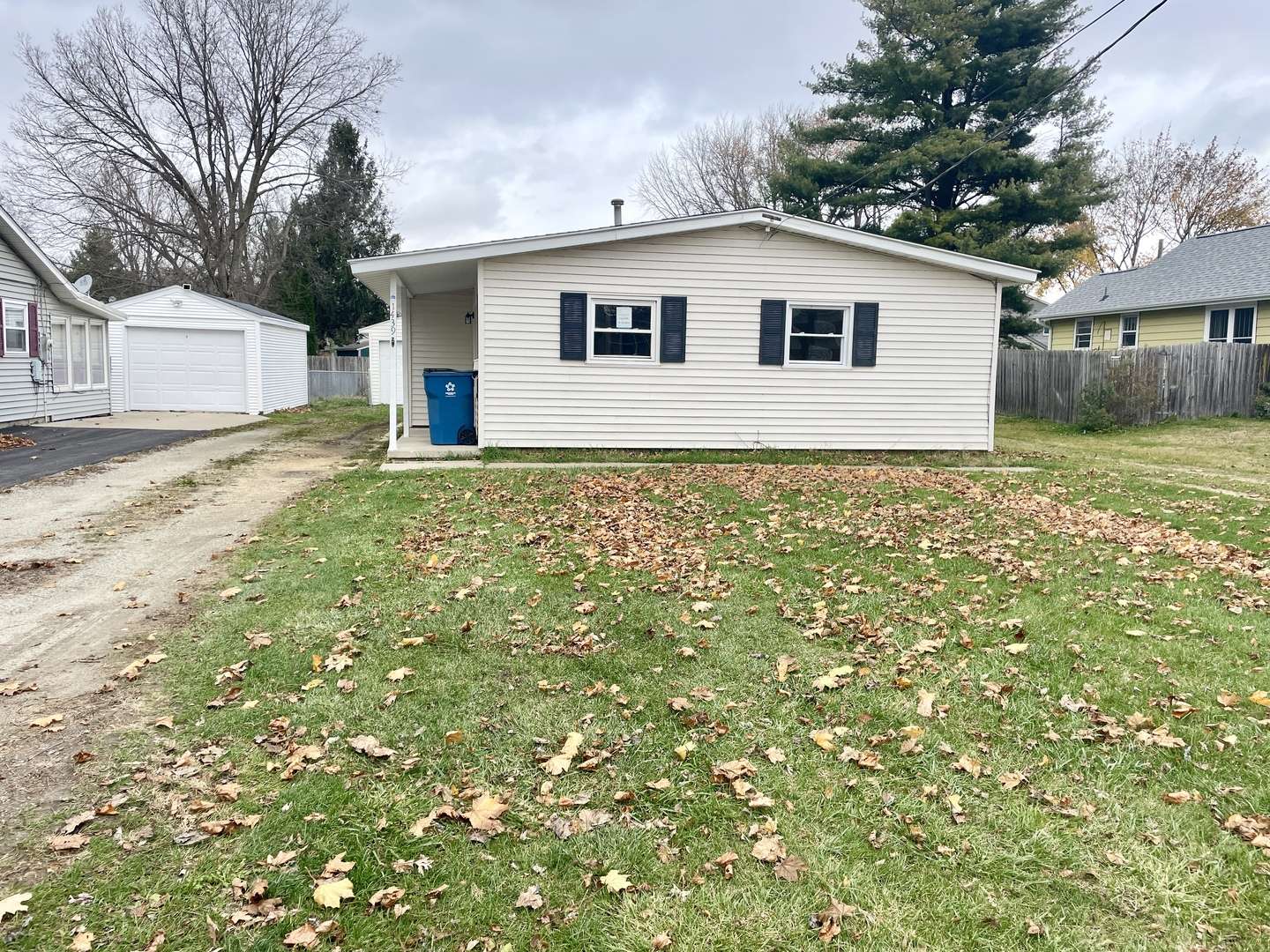 Dixon, IL 61021,1439 Lanewood DR