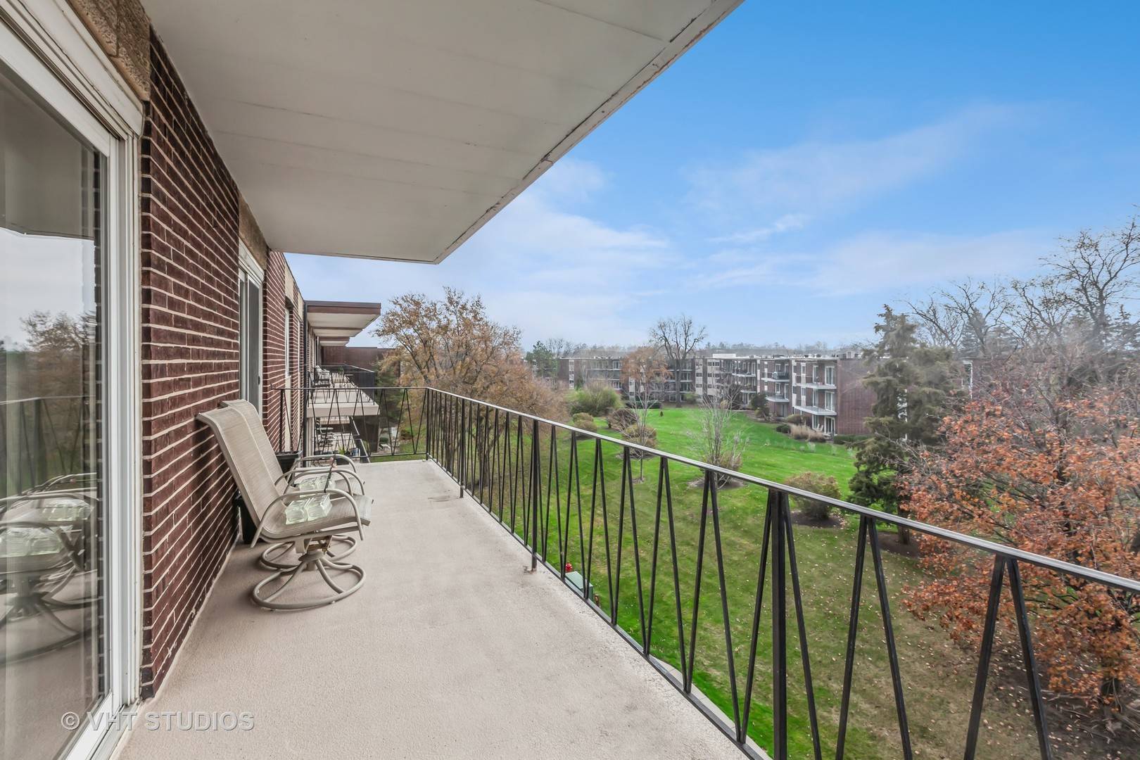 Downers Grove, IL 60515,5300 Walnut AVE #12E