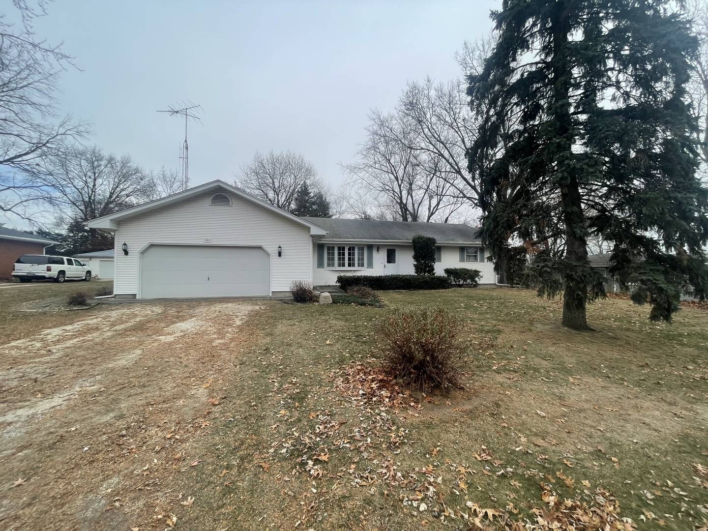 St. Anne, IL 60964,1611 Quail DR