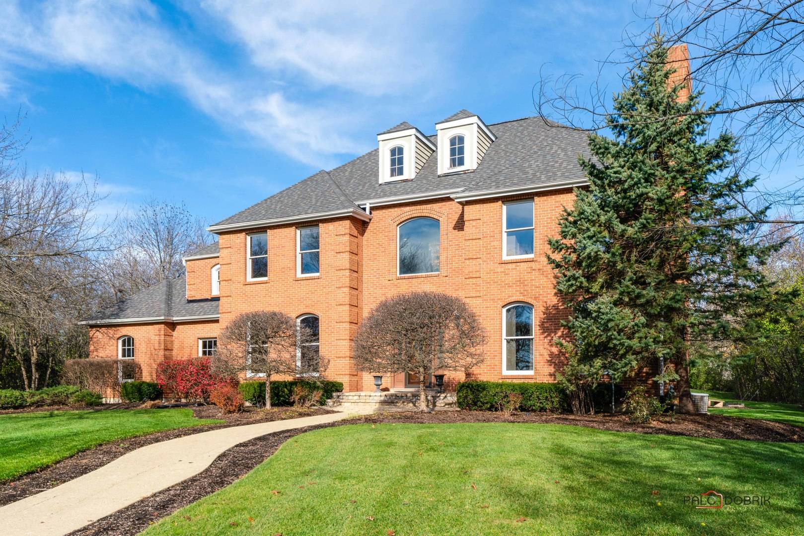 Libertyville, IL 60048,5660 PIIKOI LN