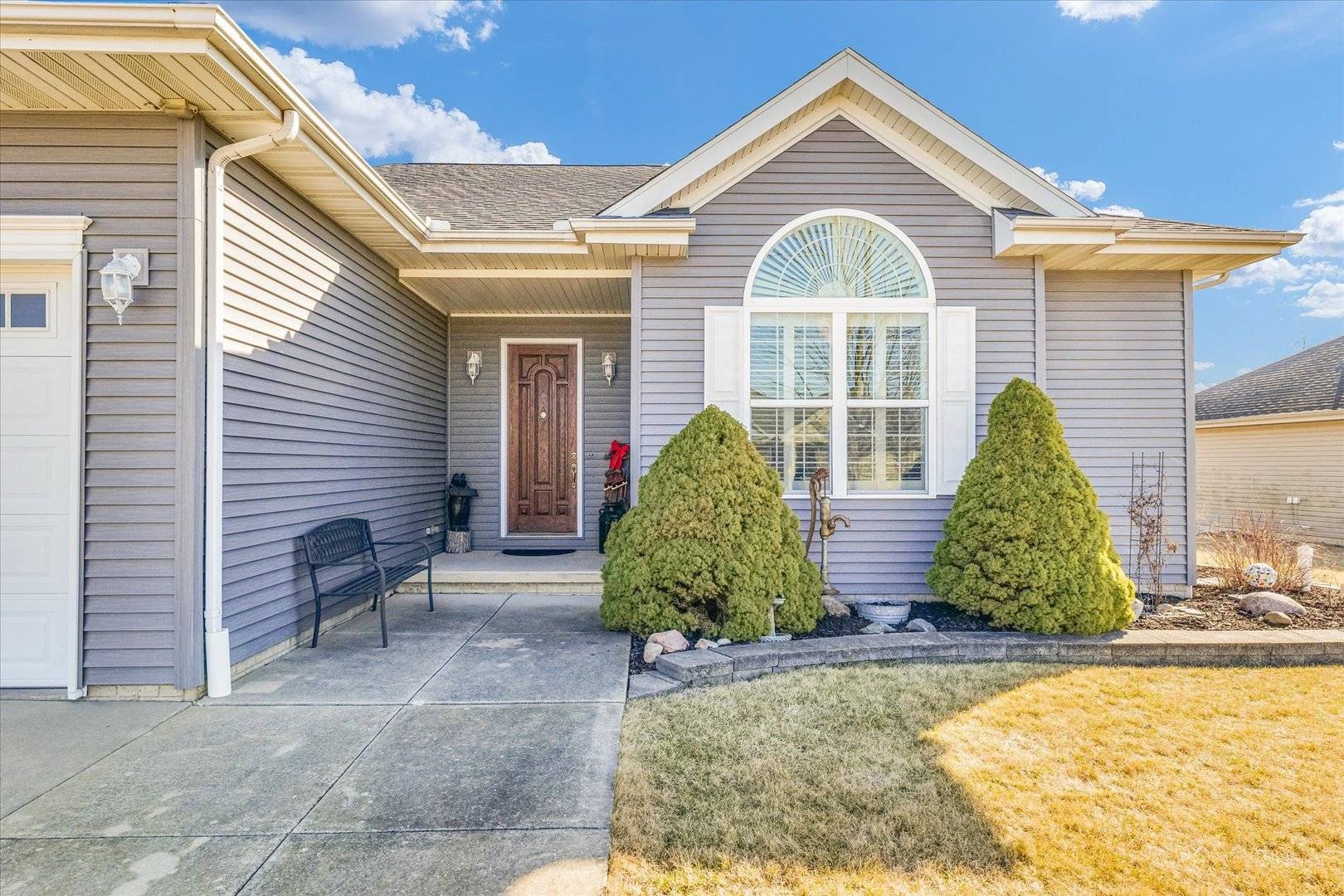 Gibson City, IL 60936,704 Falcon DR