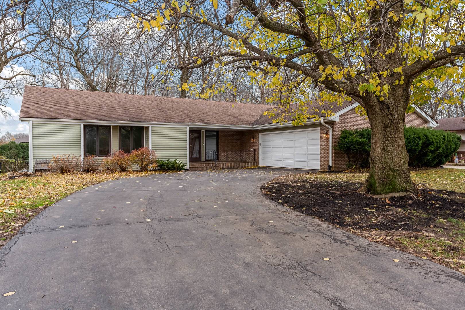 Rockford, IL 61107,1505 Saratoga LN