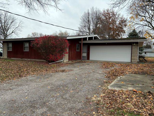 Sheldon, IL 60966,420 & 422 E Iroquois ST
