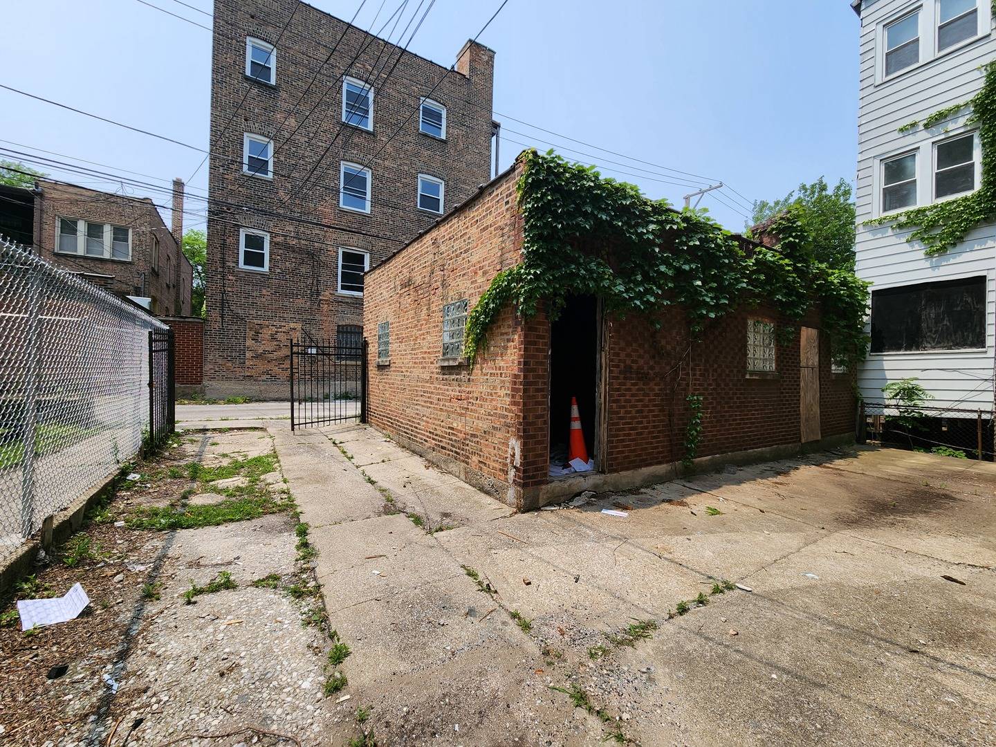 Chicago, IL 60619,7952 S Langley AVE