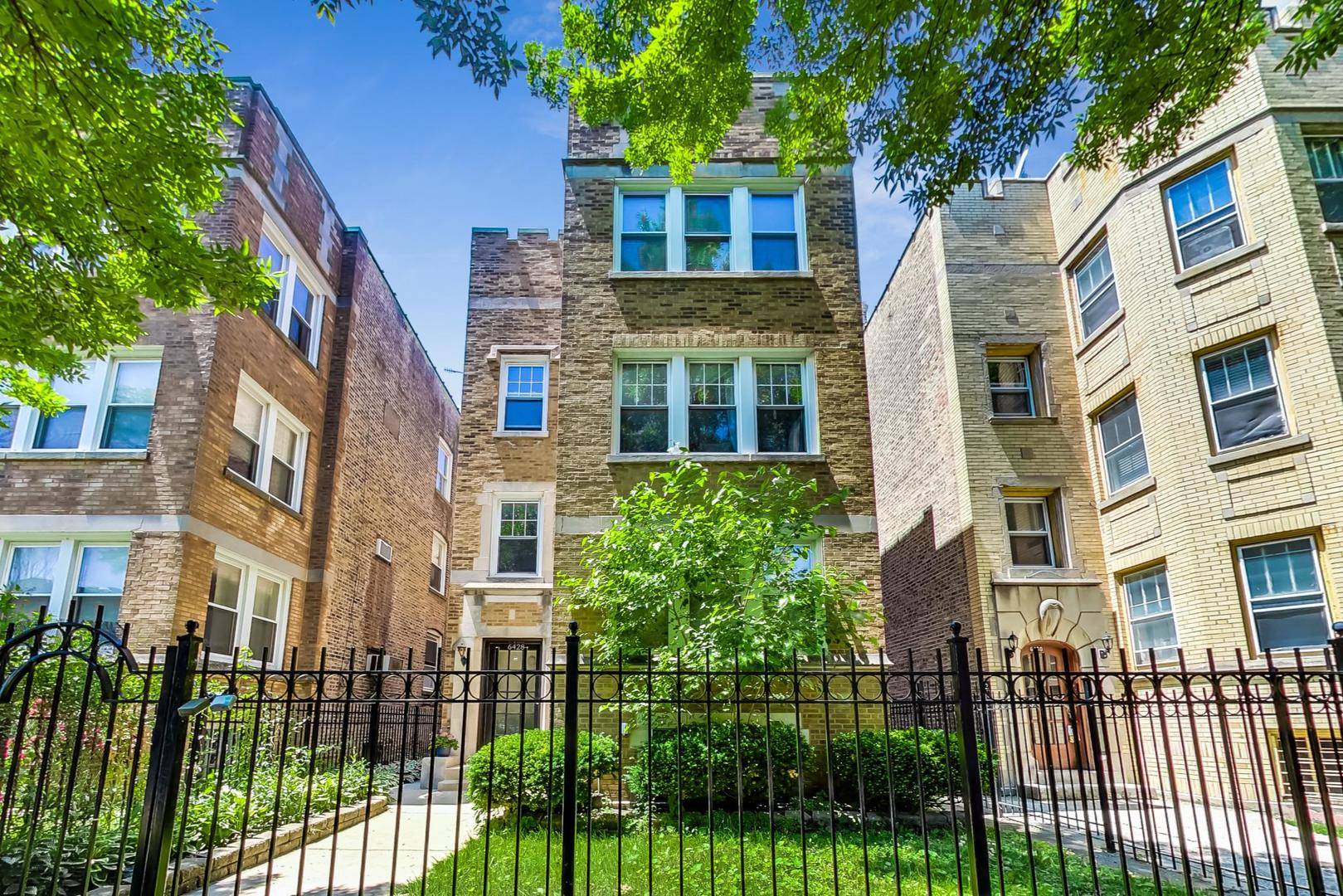 Chicago, IL 60645,6428 N Claremont AVE #3