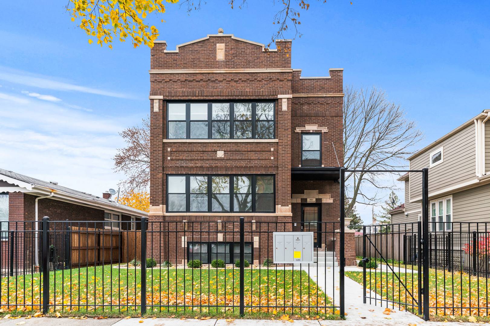 Chicago, IL 60641,3621 N Kedvale AVE #1