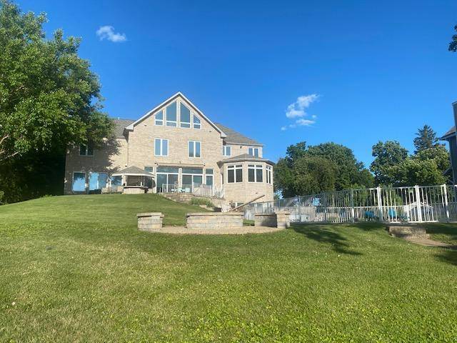 Fox Lake, IL 60020,978 EastShore DR