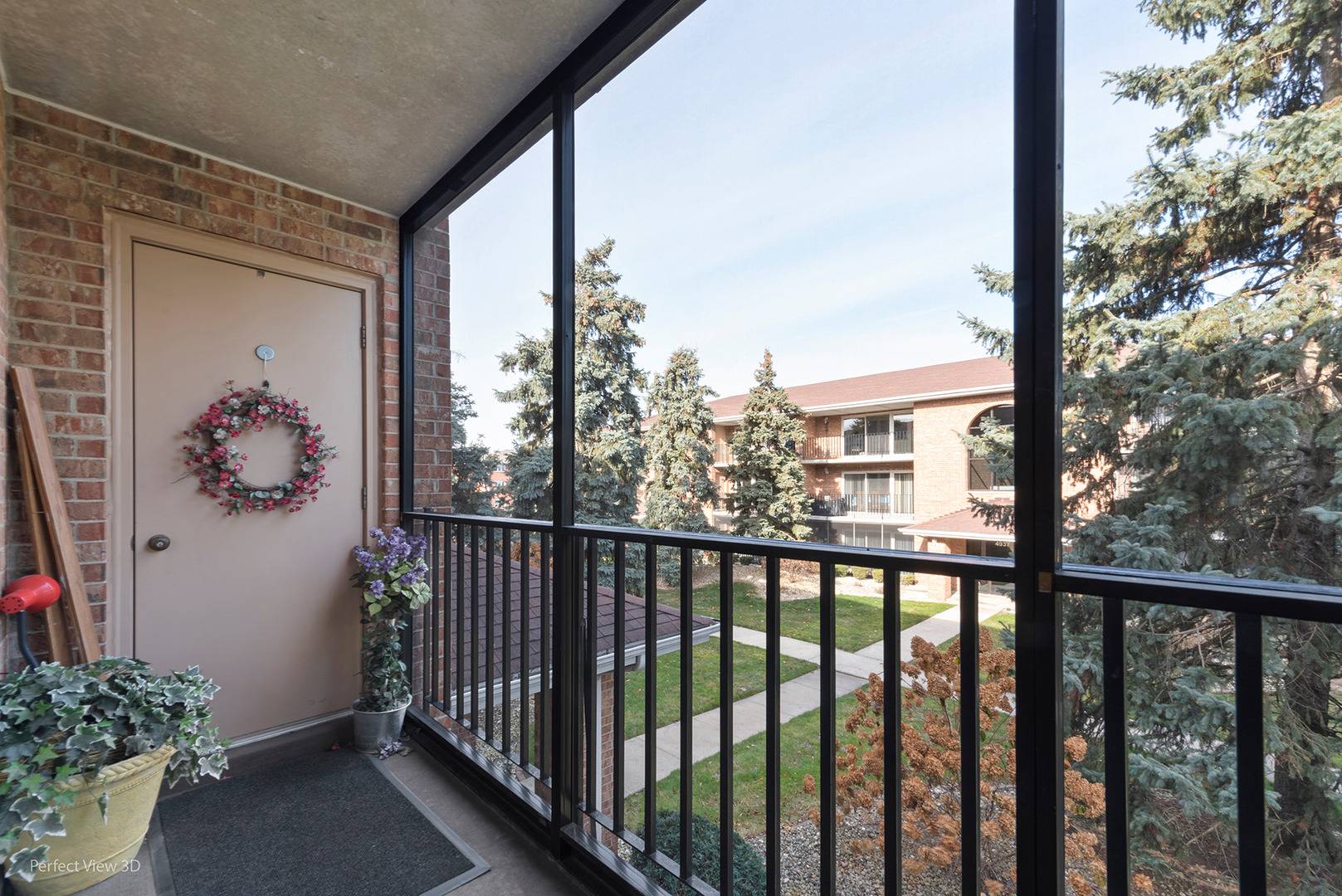 Crestwood, IL 60418,4943 E Circle DR #303