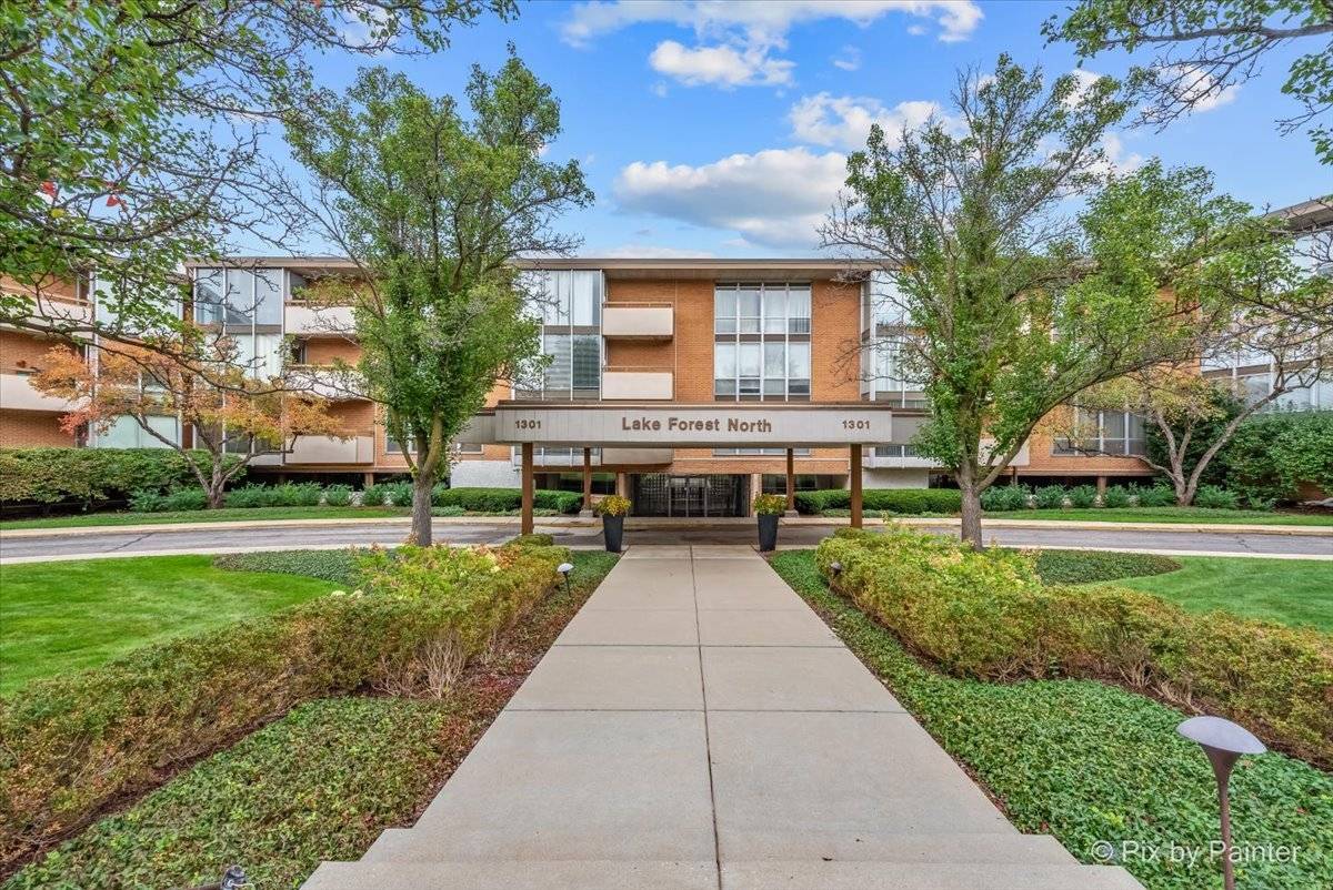 Lake Forest, IL 60045,1301 N Western AVE #215