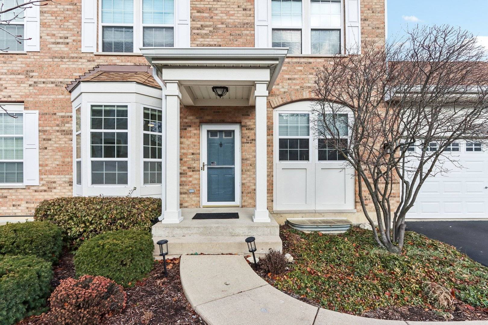 Carol Stream, IL 60188,615 Belmont LN