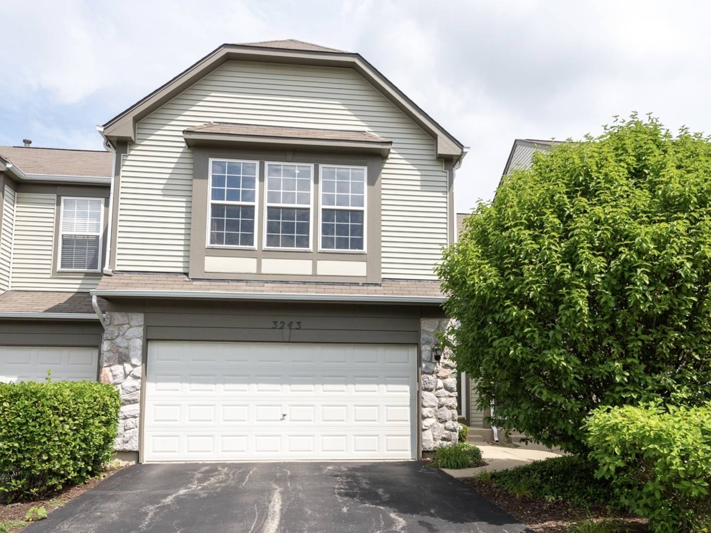 Aurora, IL 60502,3243 Pennsbury CT #3243