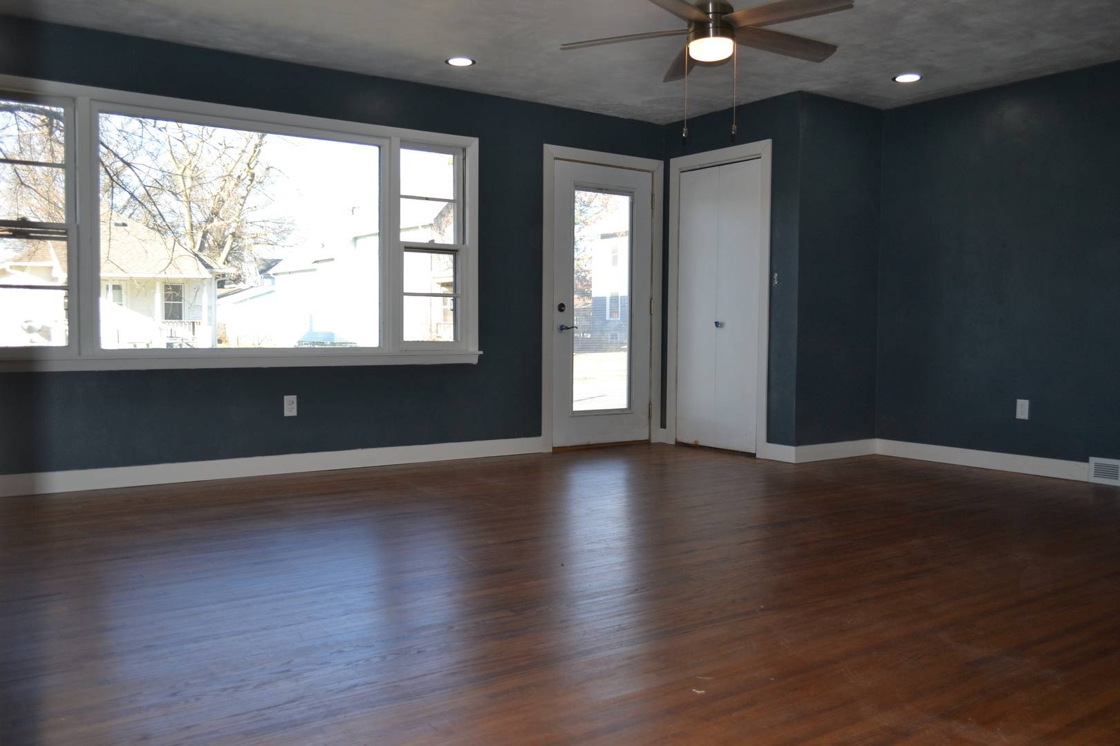 Sterling, IL 61081,1801 E 3rd ST