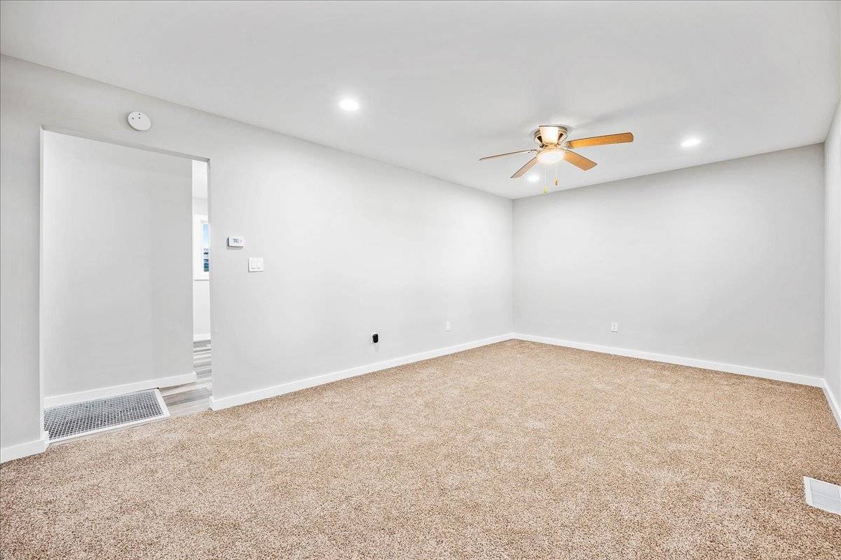 Onarga, IL 60955,405 N Walnut ST