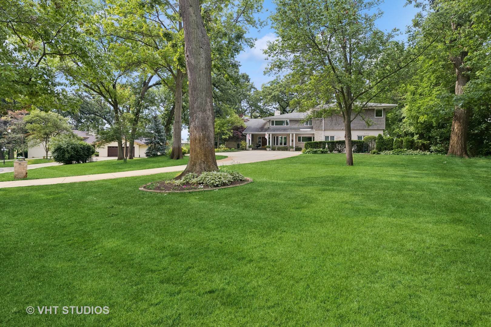 Oak Brook, IL 60523,7 Baybrook CT