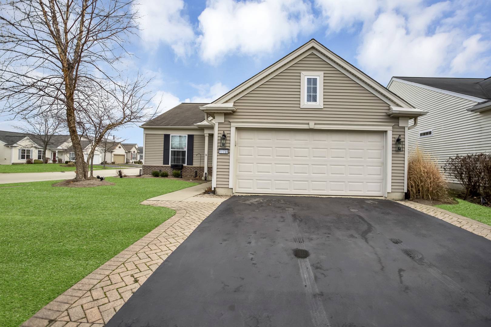 Huntley, IL 60142,11758 CHATFIELD CROSSING DR