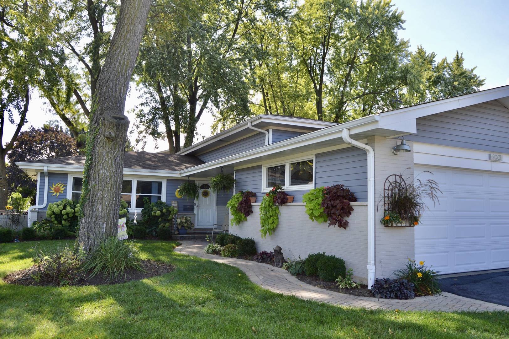 Northbrook, IL 60062,2001 Brentwood RD