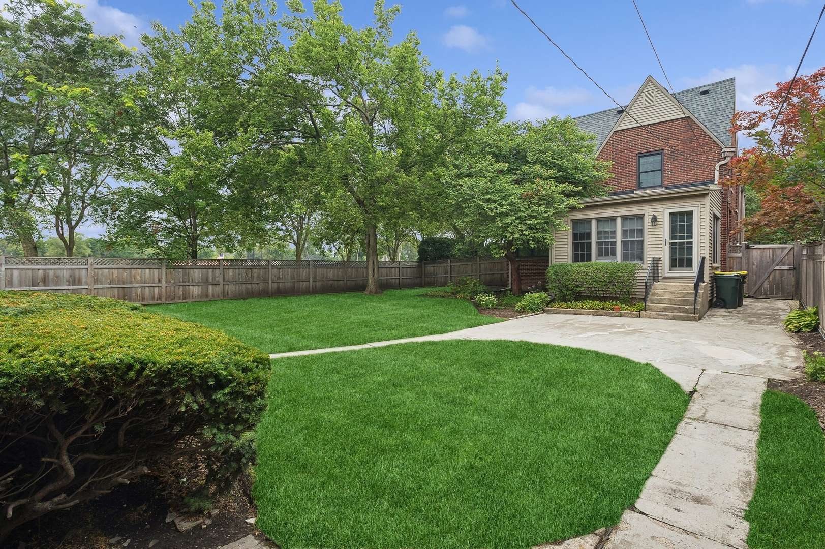 Winnetka, IL 60093,1260 Ash ST