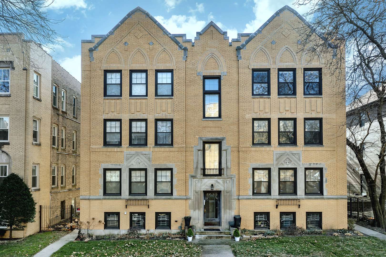 Evanston, IL 60202,822 Dobson ST #3W