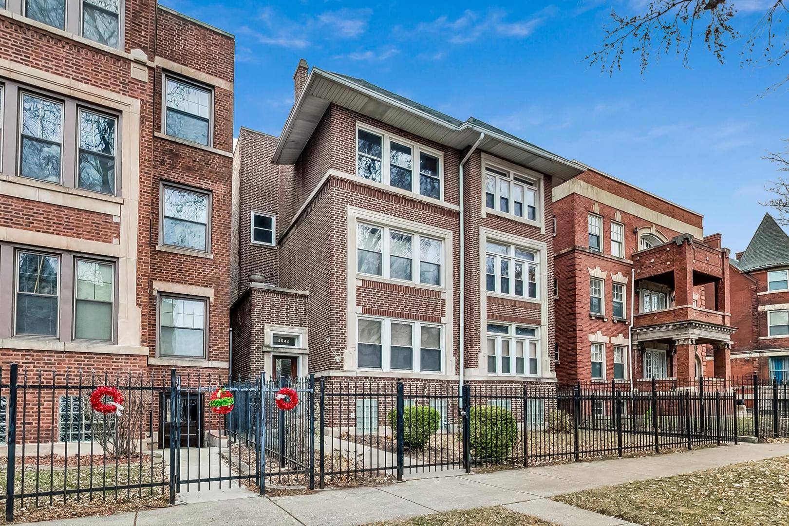 Chicago, IL 60653,4542 S Ellis AVE #3