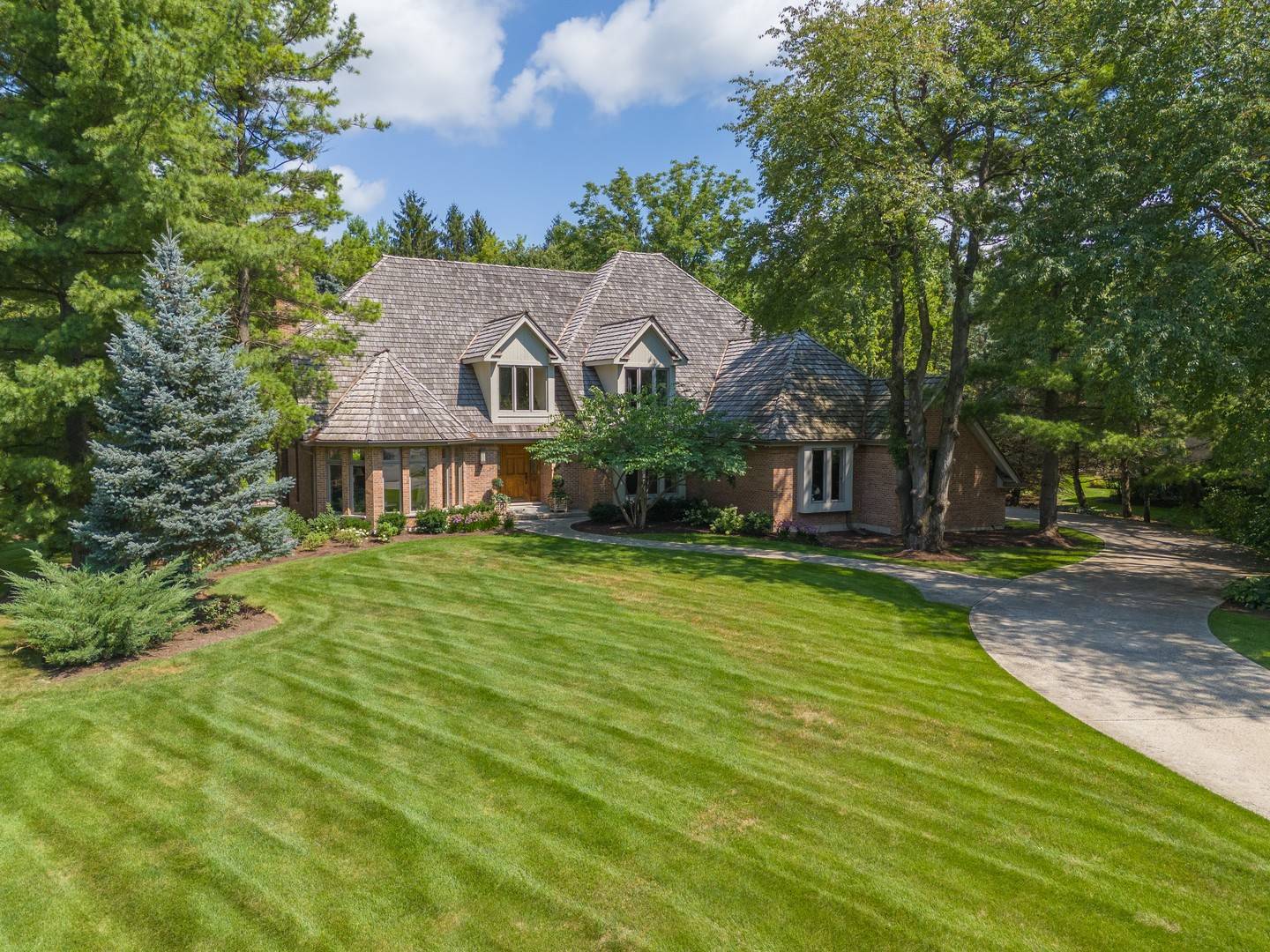 Libertyville, IL 60048,318 Camelot LN