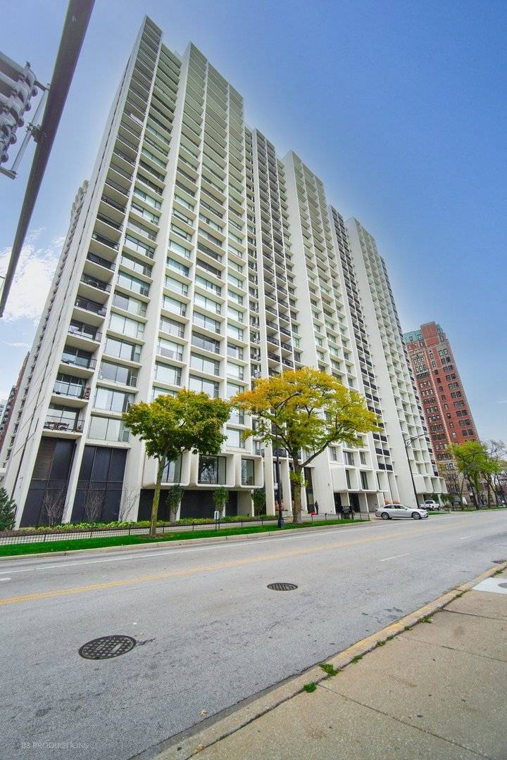 Chicago, IL 60657,3200 N Lake Shore DR #2311