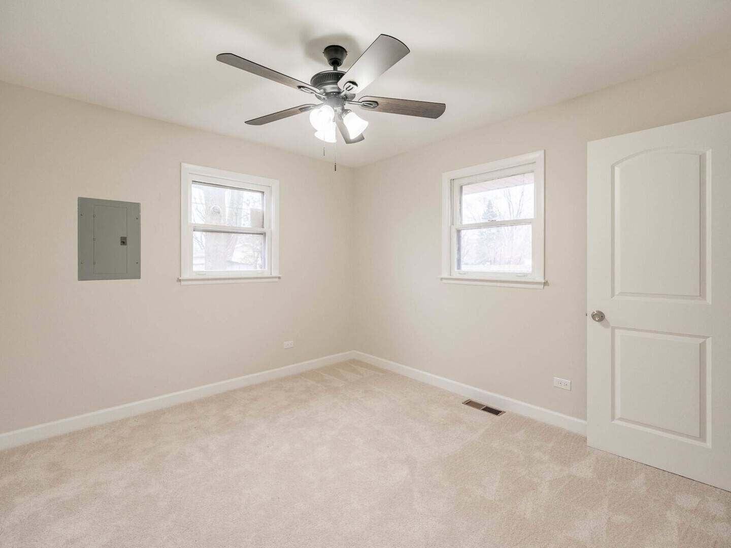 Steger, IL 60475,3021 Phillips AVE