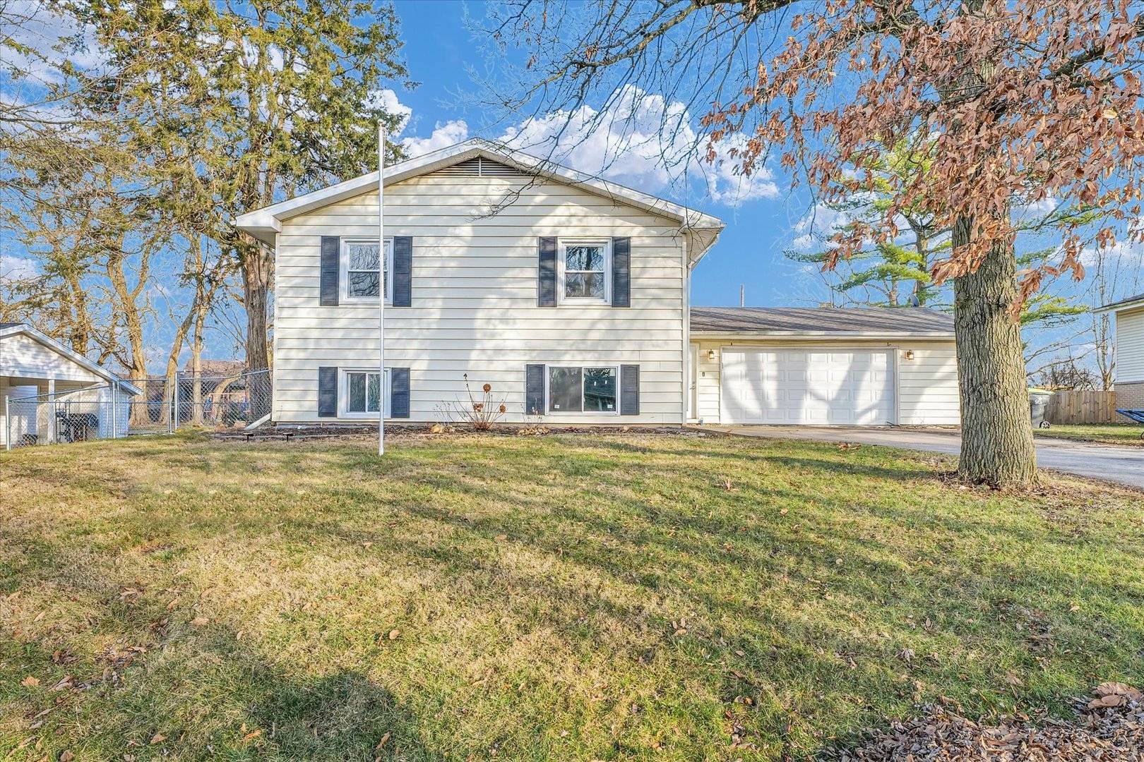 Mahomet, IL 61853,604 Colony Grove